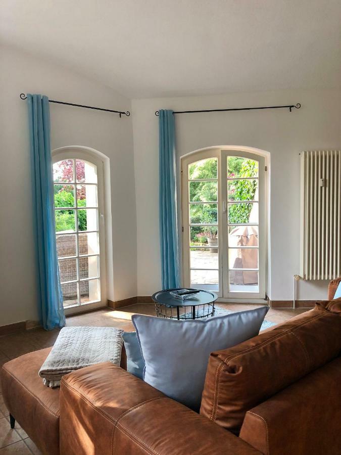 Ferienwohnung Am Wasser Villa Graf Von Pfeil Dresden Exteriör bild