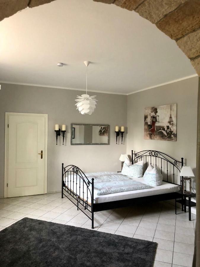Ferienwohnung Am Wasser Villa Graf Von Pfeil Dresden Exteriör bild
