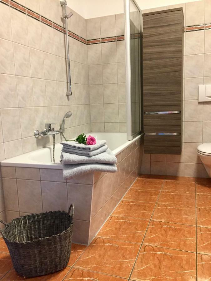 Ferienwohnung Am Wasser Villa Graf Von Pfeil Dresden Exteriör bild