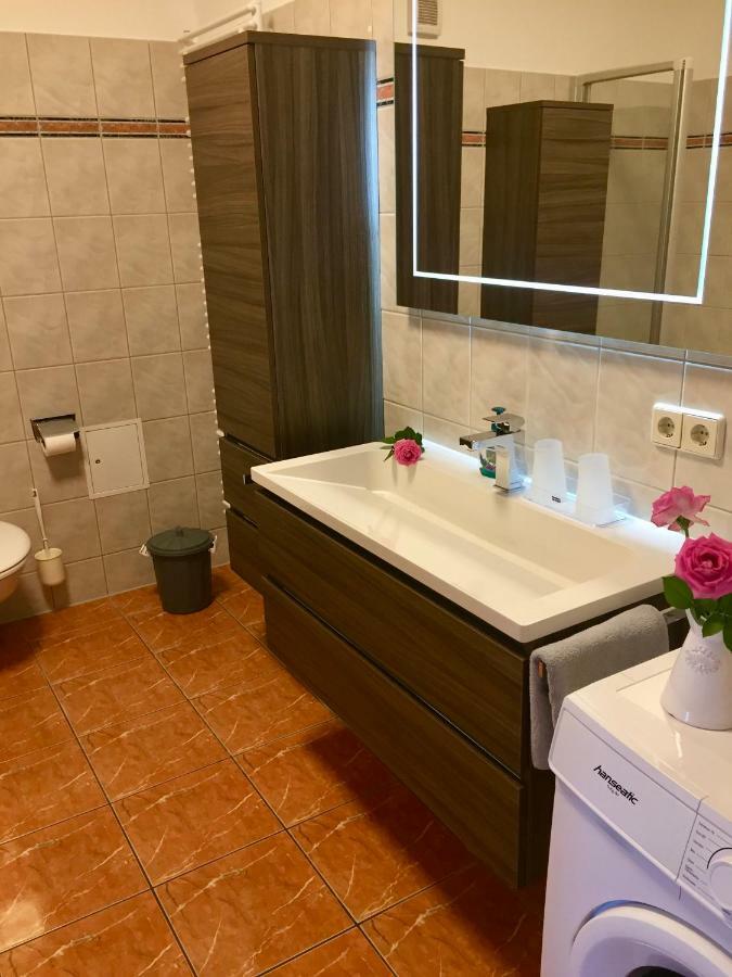 Ferienwohnung Am Wasser Villa Graf Von Pfeil Dresden Exteriör bild